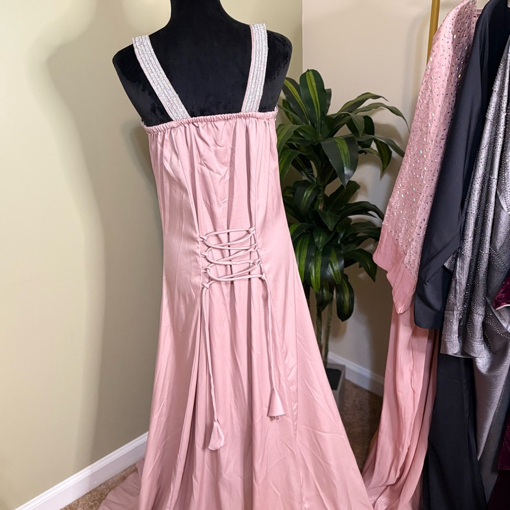 Elegant Pink Cape Dress – Luxury Occasion Wear - Picture 7 of 7